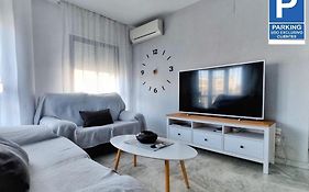 Apartamento Y Parking En Pleno Centro, Damas